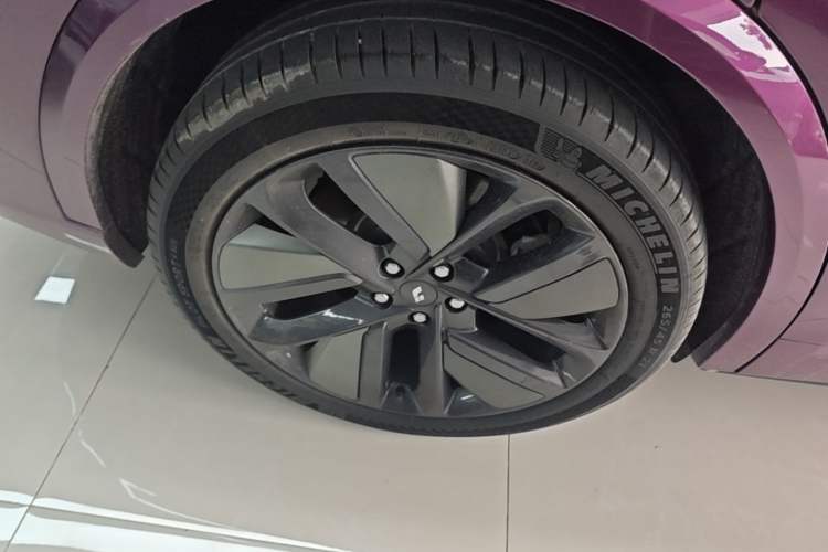 Used Li Auto L9 2022 Max model Right Rear Wheel Hub