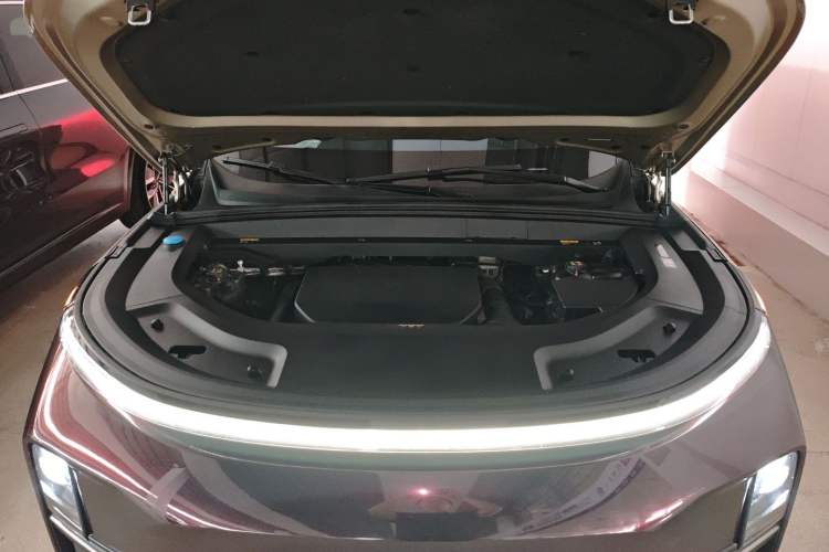 Used Li Auto L9 2022 Max model Engine Bay