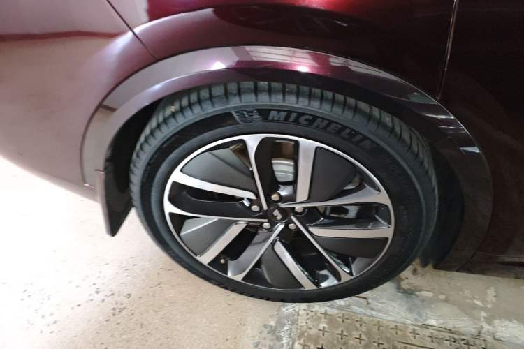 Used Li Auto L9 2022 Max model Right Rear Wheel Hub