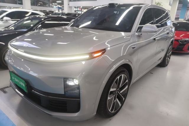 Ojetý Li Auto L9 2022 Max model