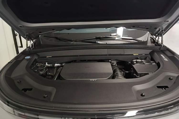 Used Li Auto L9 2022 Max model Engine Bay