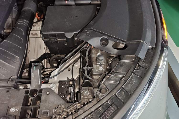 Used Li Auto L9 2022 Max model Engine Bay Left