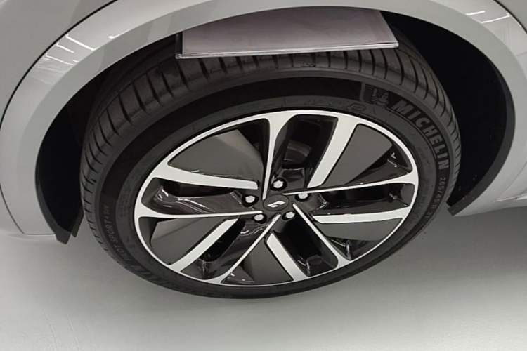 Used Li Auto L9 2022 Max model Exterior 2