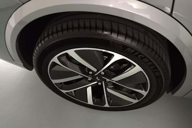 Used Li Auto L9 2022 Max model Exterior 3