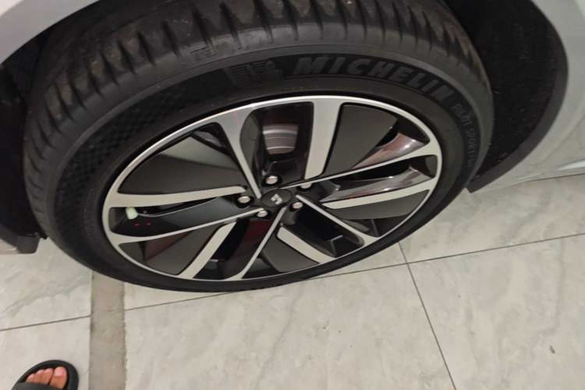 Used Li Auto L9 2022 Max model Exterior 4