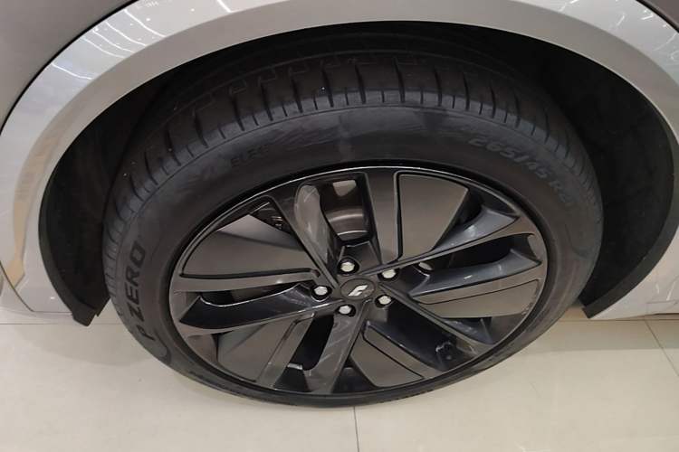 Used Li Auto L9 2022 Max model Exterior 4