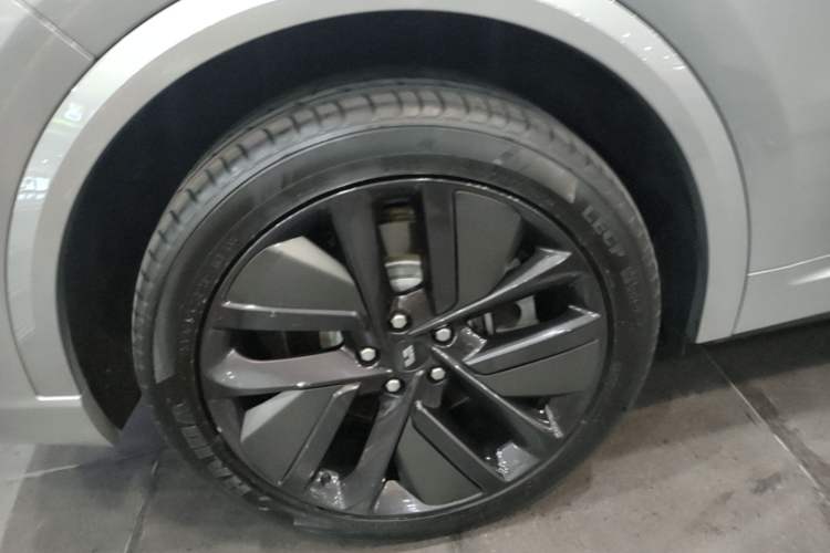 Used Li Auto L9 2022 Max model Exterior 5