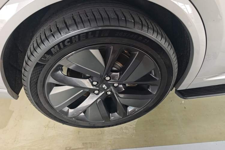 Used Li Auto L9 2022 Max model Exterior 5