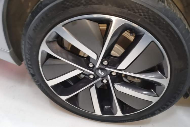 Used Li Auto L9 2022 Max model Exterior 5