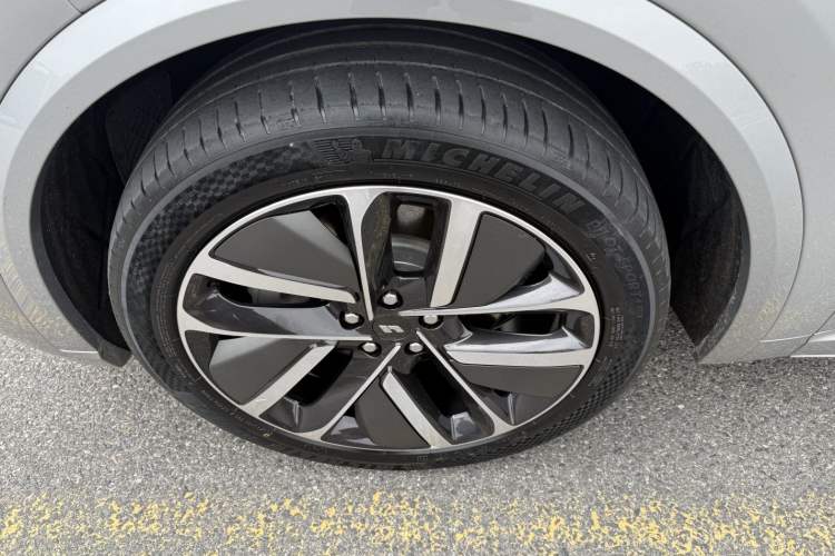Used Li Auto L9 2022 Max model Exterior 8