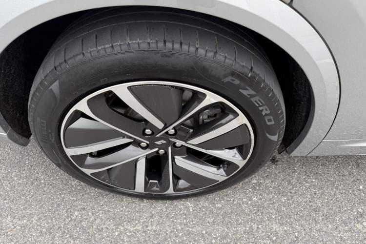 Used Li Auto L9 2022 Max model Exterior 9