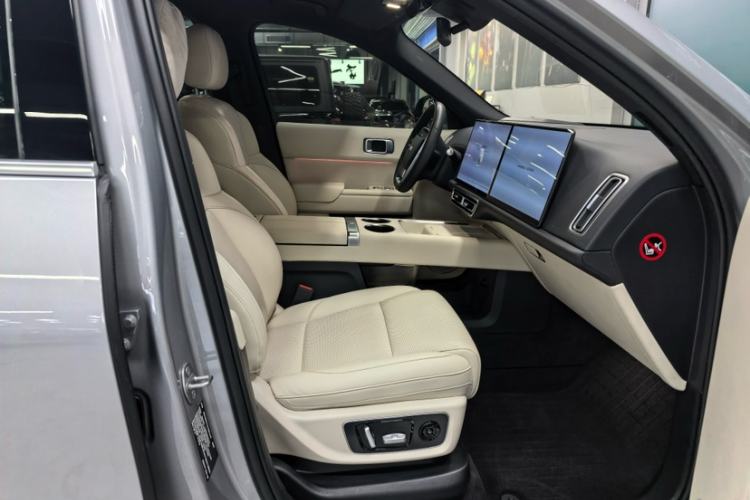 Used Li Auto L9 2022 Max model Interior 1