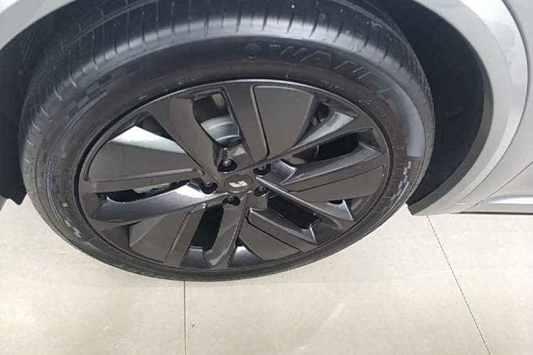 Used Li Auto L9 2022 Max model Left Front Wheel Hub