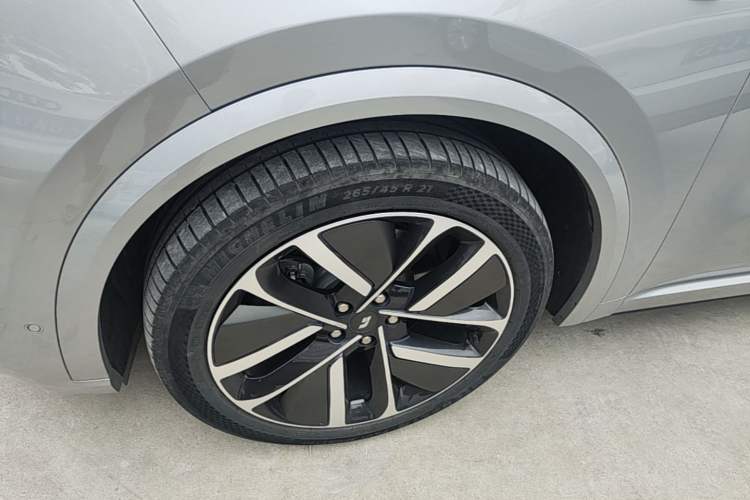 Used Li Auto L9 2022 Max model Left Front Wheel Hub
