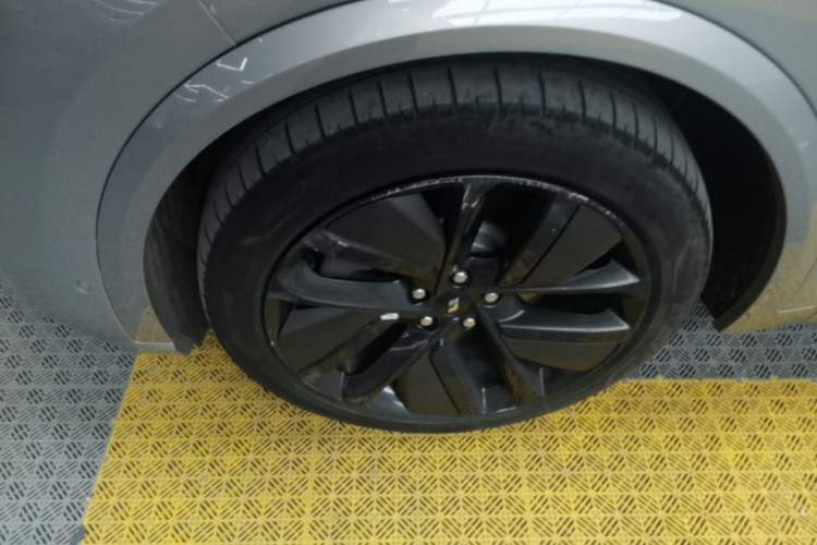 Used Li Auto L9 2022 Max model Left Front Wheel Hub