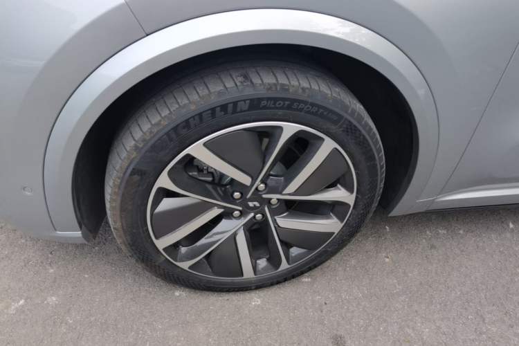 Used Li Auto L9 2022 Max model Left Front Wheel Hub