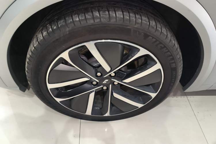 Used Li Auto L9 2022 Max model Left Front Wheel Hub
