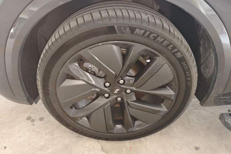 Used Li Auto L9 2022 Max model Left Front Wheel Hub