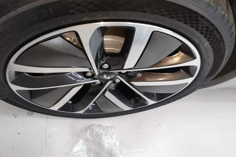 Used Li Auto L9 2022 Max model Left Front Wheel Hub