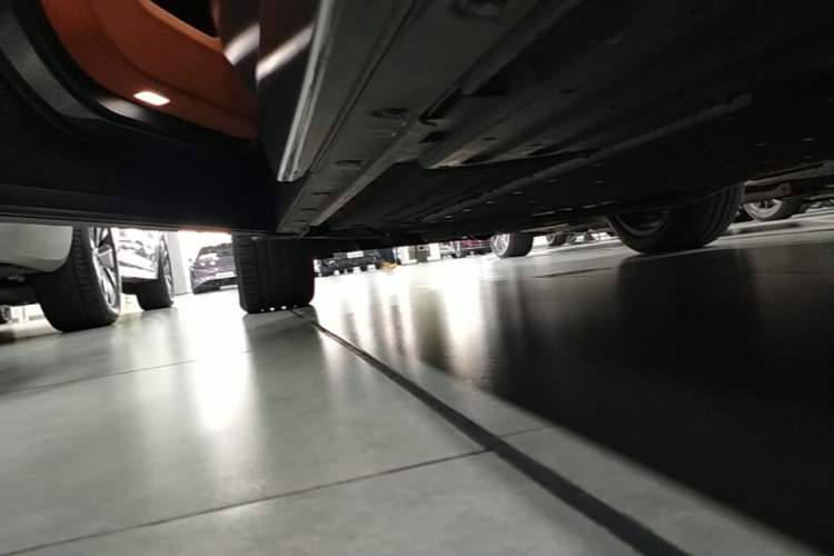 Used Li Auto L9 2022 Max model Left Side Sill