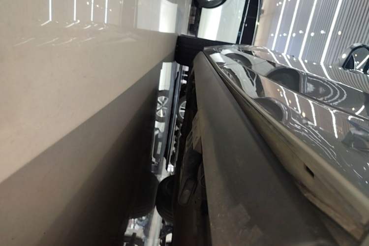 Used Li Auto L9 2022 Max model Left Side Sill