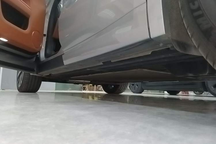 Used Li Auto L9 2022 Max model Left Side Sill