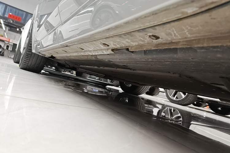 Used Li Auto L9 2022 Max model Left Side Sill