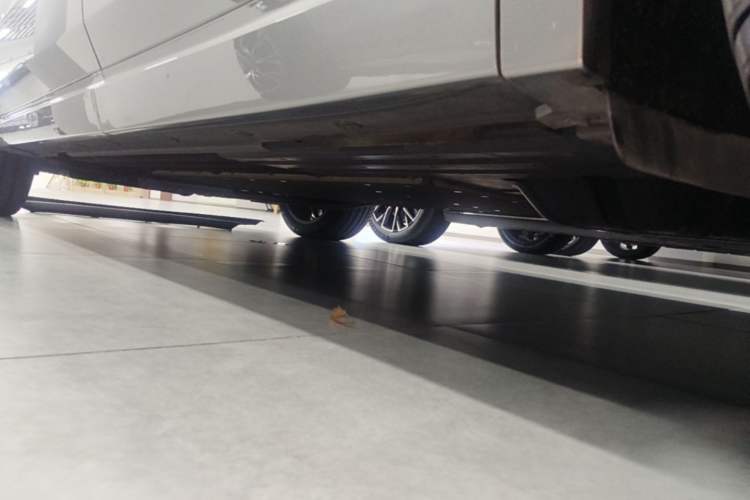 Used Li Auto L9 2022 Max model Left Side Sill