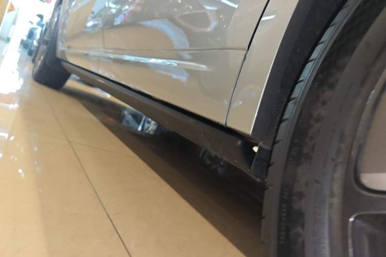 Used Li Auto L9 2022 Max model Left Side Sill
