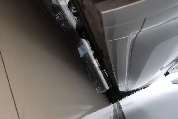 Used Li Auto L9 2022 Max model Left Side Sill