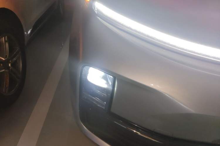 Used Li Auto L9 2022 Max model Right Front Headlight