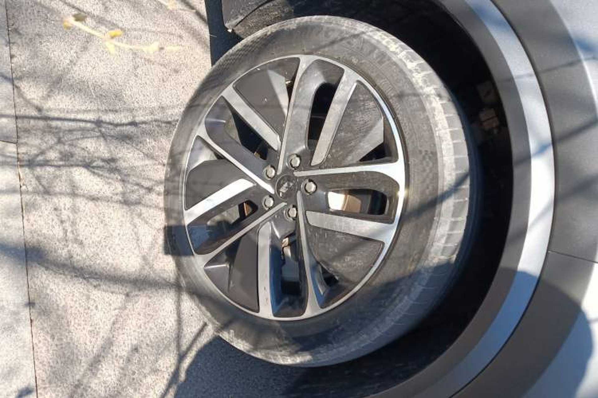 Used Li Auto L9 2022 Max model Right Front Wheel Hub