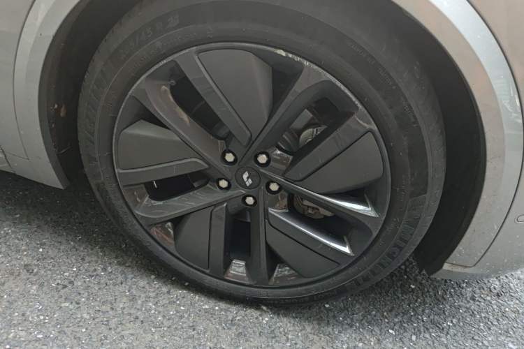 Used Li Auto L9 2022 Max model Right Front Wheel Hub