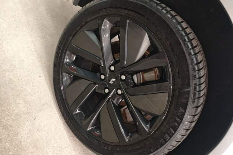 Used Li Auto L9 2022 Max model Right Rear Wheel Hub