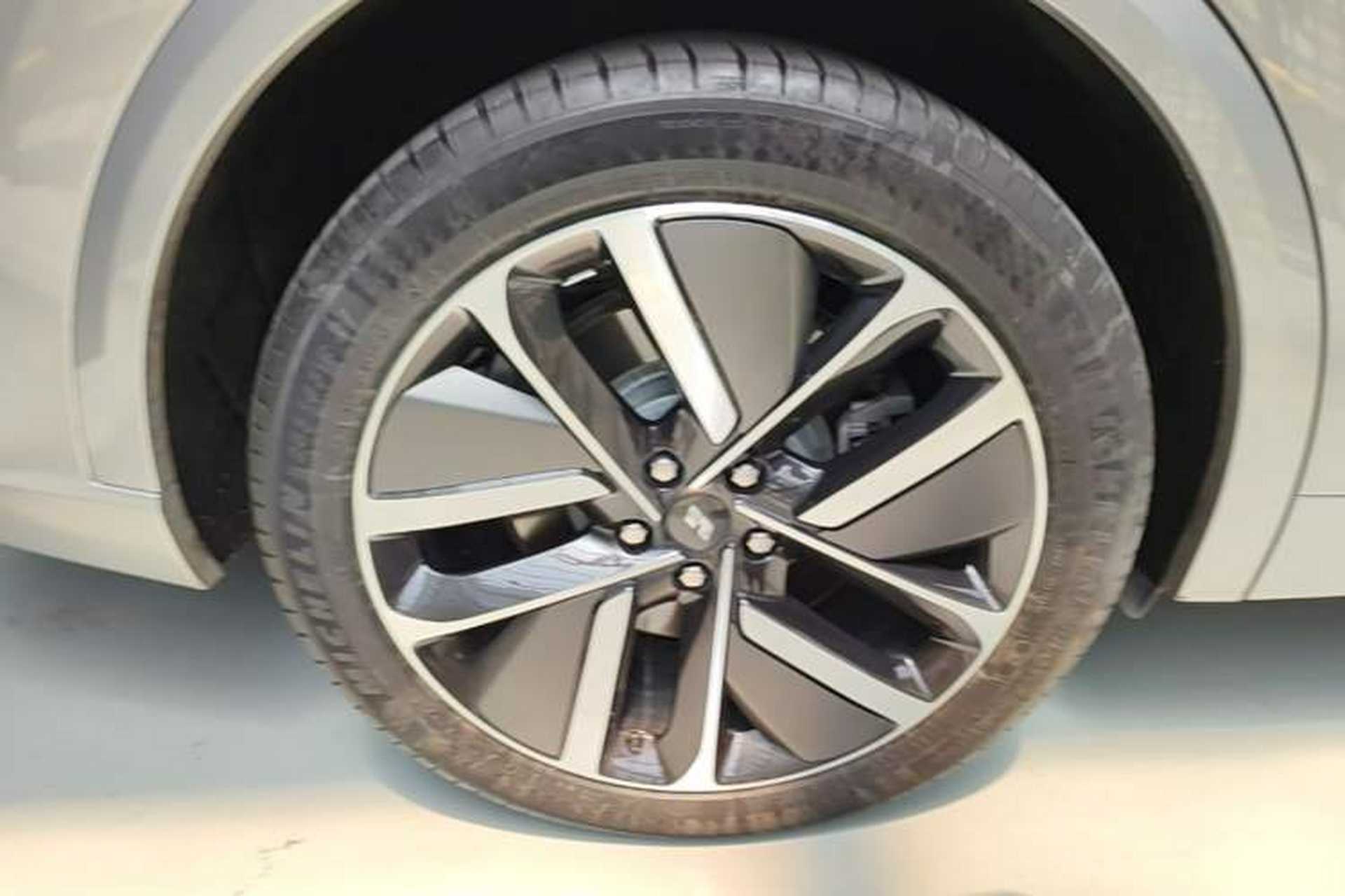 Used Li Auto L9 2022 Max model Right Rear Wheel Hub