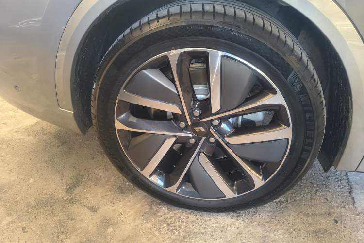 Used Li Auto L9 2022 Max model Right Rear Wheel Hub
