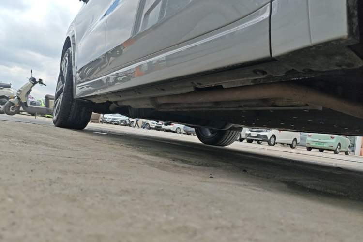 Used Li Auto L9 2022 Max model Right Side Sill