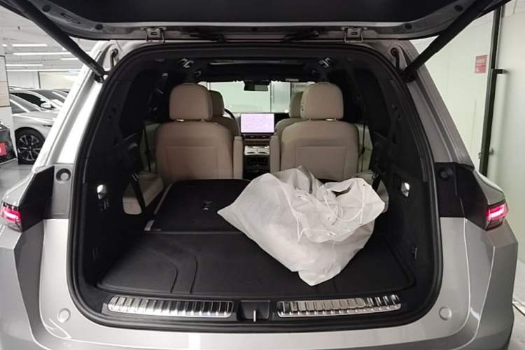 Used Li Auto L9 2022 Max model Trunk