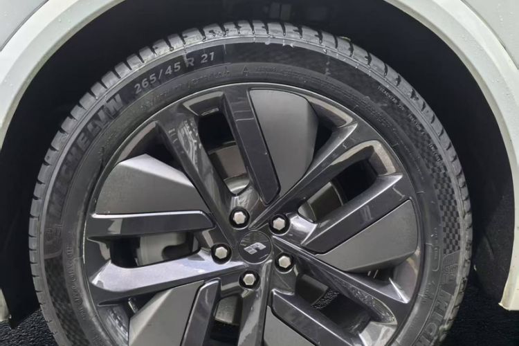 Used Li Auto L9 2022 Max model Exterior 3