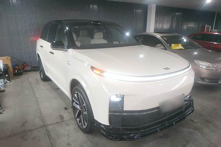 Used Li Auto L9 2022 Max model Front Right 45 Deg