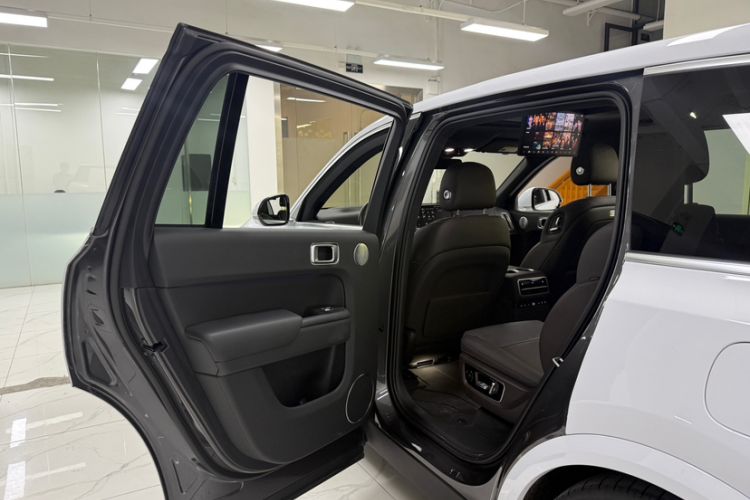 Used Li Auto L9 2022 Max model Interior 1
