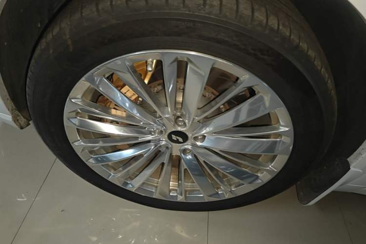 Used Li Auto L9 2022 Max model Left Front Wheel Hub