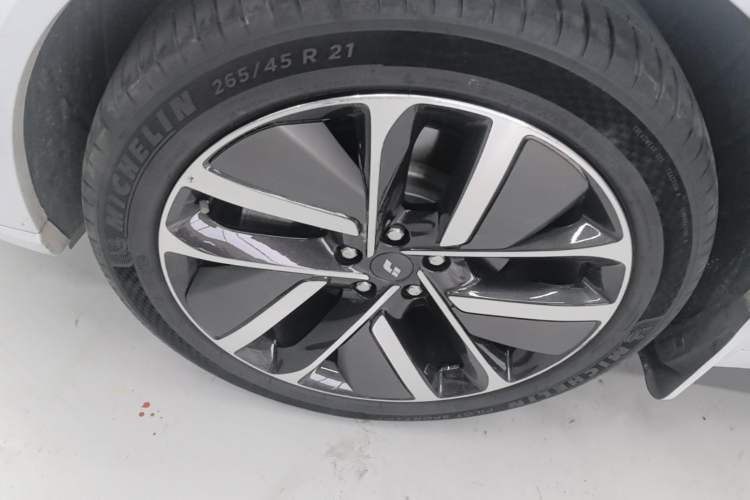Used Li Auto L9 2022 Max model Left Front Wheel Hub