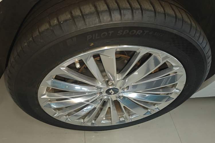 Used Li Auto L9 2022 Max model Right Rear Wheel Hub