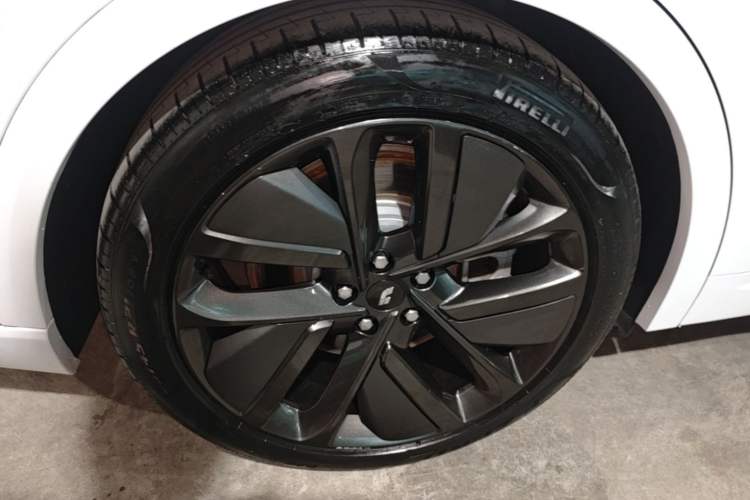 Used Li Auto L9 2022 Max model Right Rear Wheel Hub