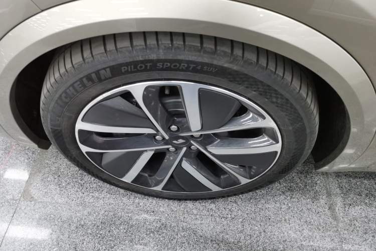 Used Li Auto L9 2022 Max model Exterior 7