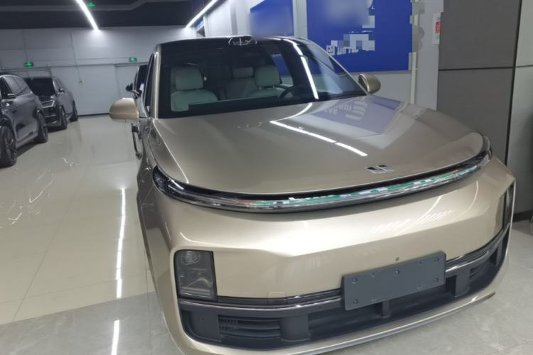 Used Li Auto L9 2022 Max model Front Right 45 Deg