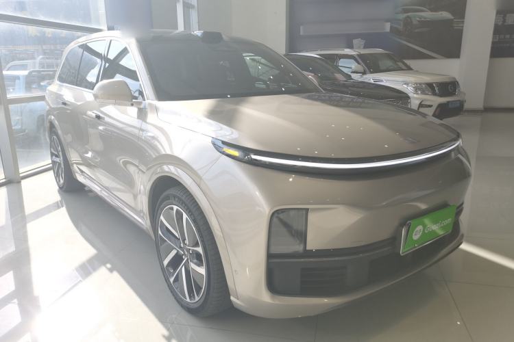 Used Li Auto L9 2022 Max model Front Right 45 Deg
