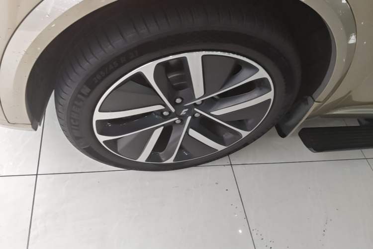 Used Li Auto L9 2022 Max model Left Front Wheel Hub