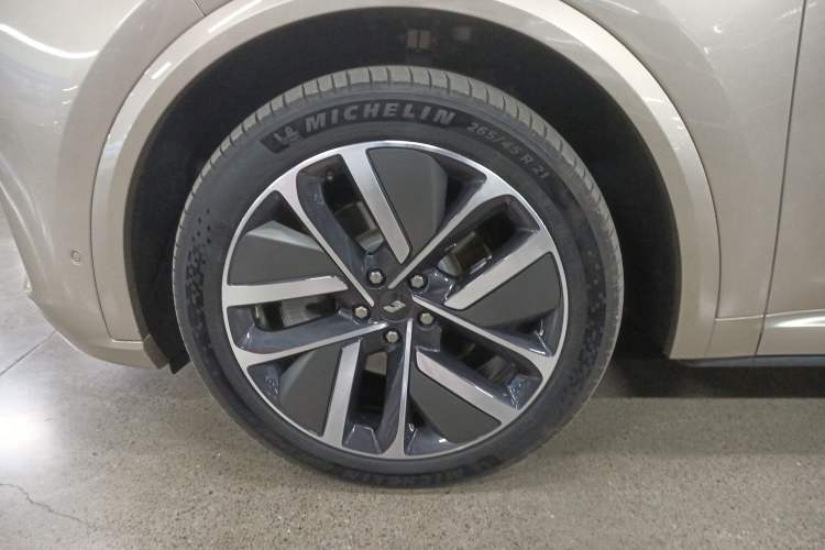Used Li Auto L9 2022 Max model Left Front Wheel Hub